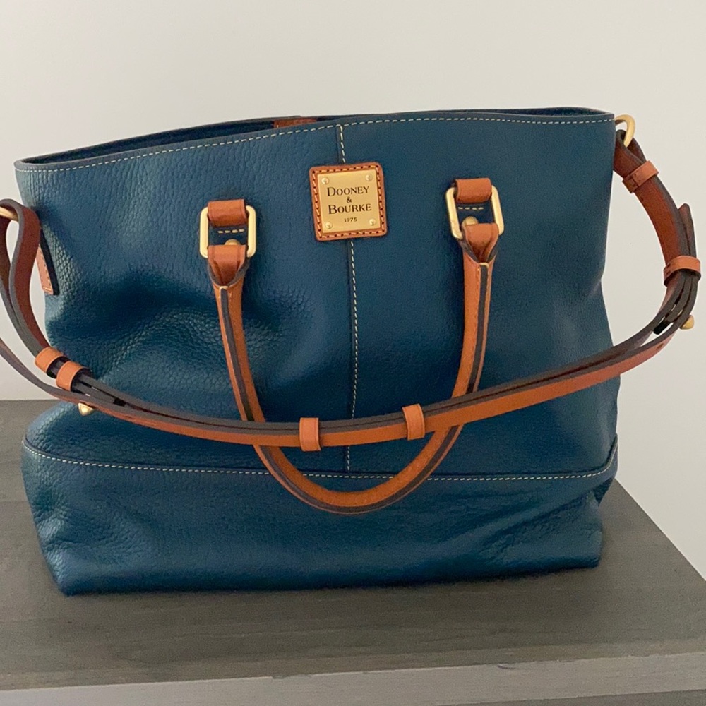 New Dooney and bourke  blue bag leather never used